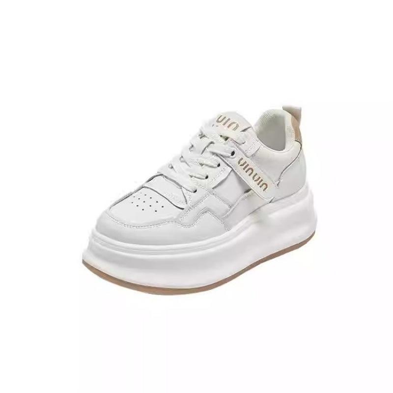 Platform white shoes, new height-increasing women's shoes in the spring of 2024, versatile fashion, popular soft leather sports and leisure board shoe