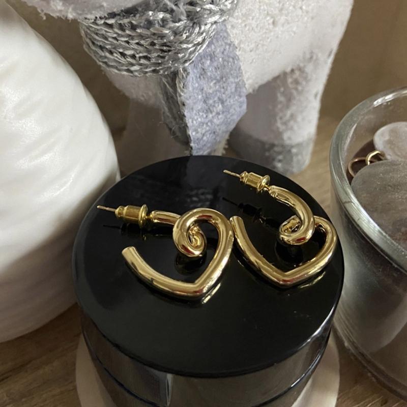 Concave Convex Irregular Heart Earrings for Women Lightweight Alloy Ear Studs Accessory Earwear Accessories for Party