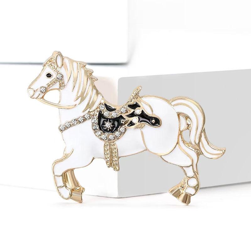 1Pc Horse Brooch Simple Alloy Exquisite Diamond Gift Metal Brooch Clothing Decoration