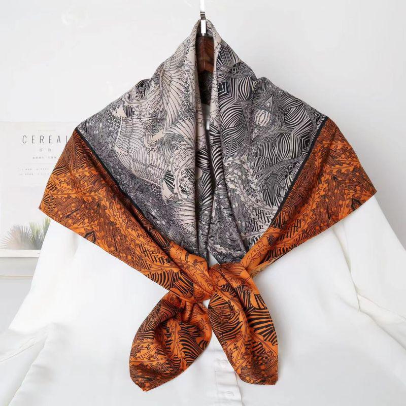 Black and White Animal Print Faux Silk Twill Scarf - 90x90CM Autumn/Winter Shawl for Women