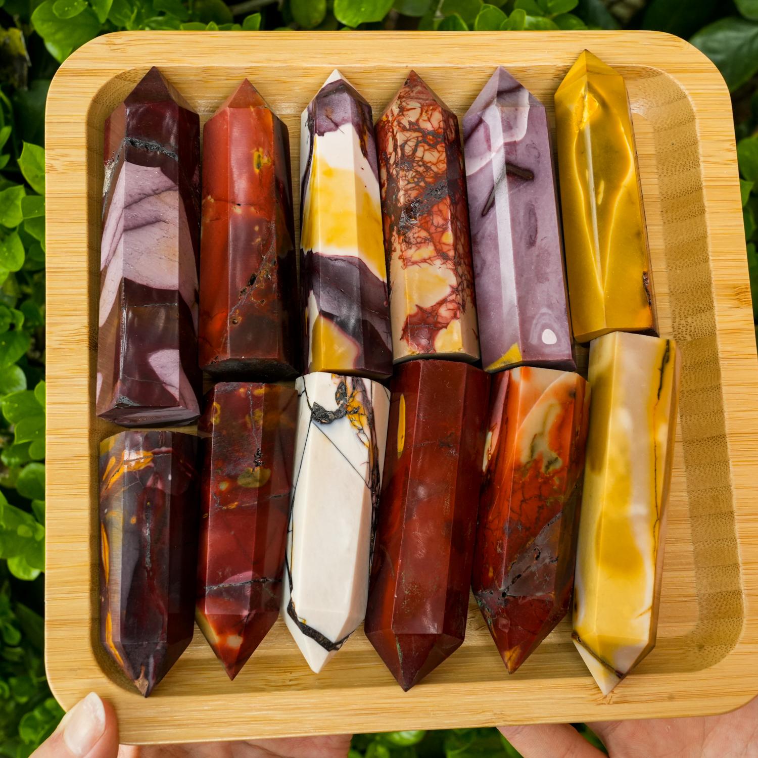 Hot Selling Meditation Energy Stone Wholesale Mookaite Jasper Tower Natural Crystal Points Wind Chime Feng Shui 9-12CM
