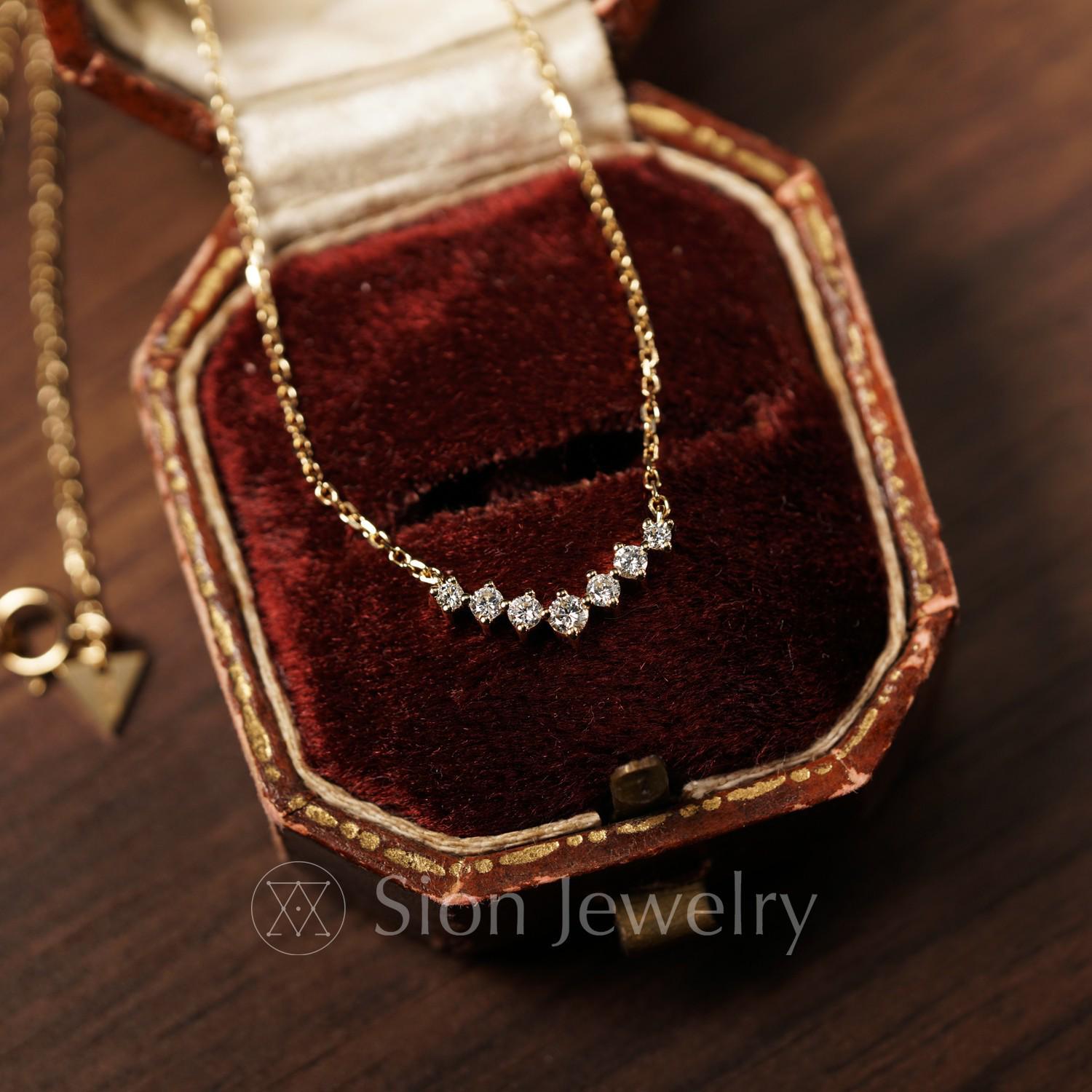 18K Gold-Plated S925 Sterling Silver V-Shaped Gradient Necklace with Zircon Pendant 18K Gold
