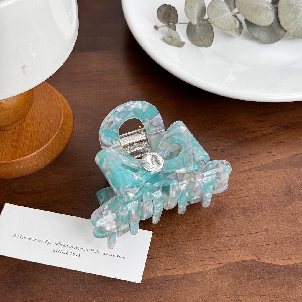 Stylish Floral Patterned Hair Claw Clip In Vibrant Colors For Fashionable Women