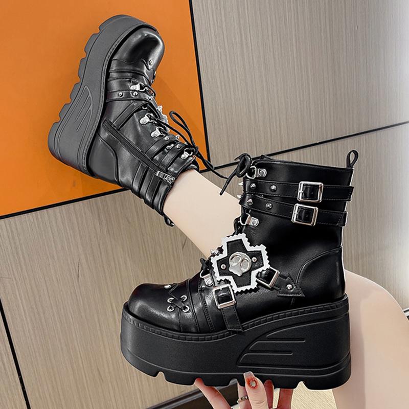 Women Punk Boots 9 CM Platform Personalized Skull Design Shoes Cool Boots Retro Chunky High Quality Lace Up Casual Outdoor Shoes