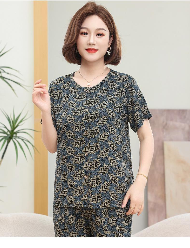 Mom's Fashionable Summer Short-Sleeve Set: Stylish Cardigan Top, Cool Two-Piece Outfit for Middle-Aged and Elderly Women.