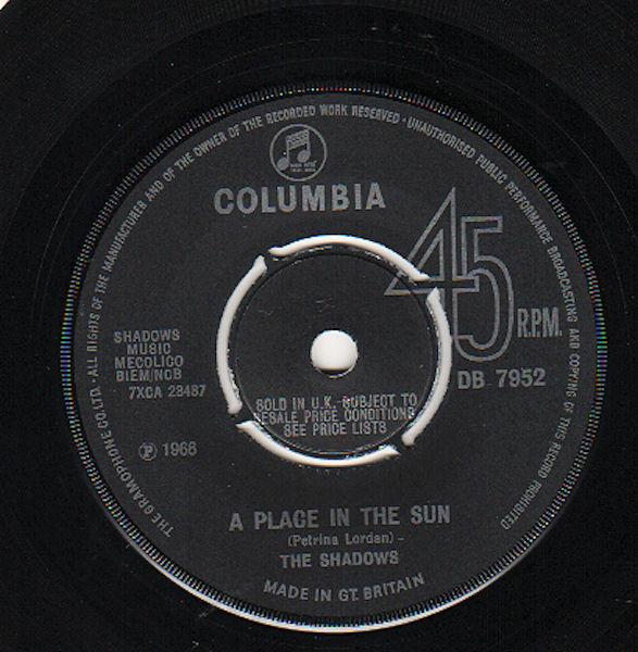 

7inch Record SHADOWS - A Place In The Sun DB7952 Columbia 1966 UK Rock Used