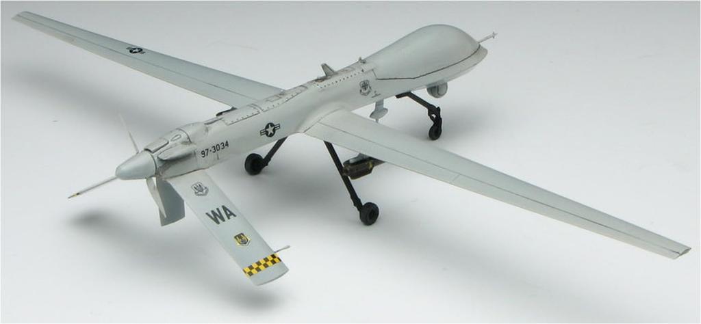 PLATZ Unmanned Attack Aircraft Plastic Model 1/72 MQ-1A