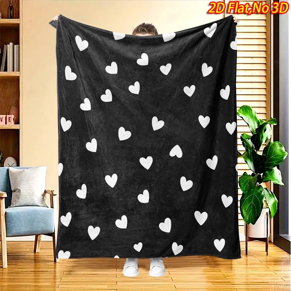 A New Arrival for Spring And Summer, This 2D Flat Printed Blanket Features a Easy Black And White Heart Pattern. It'S Suitable for All Seasons, Perfec
