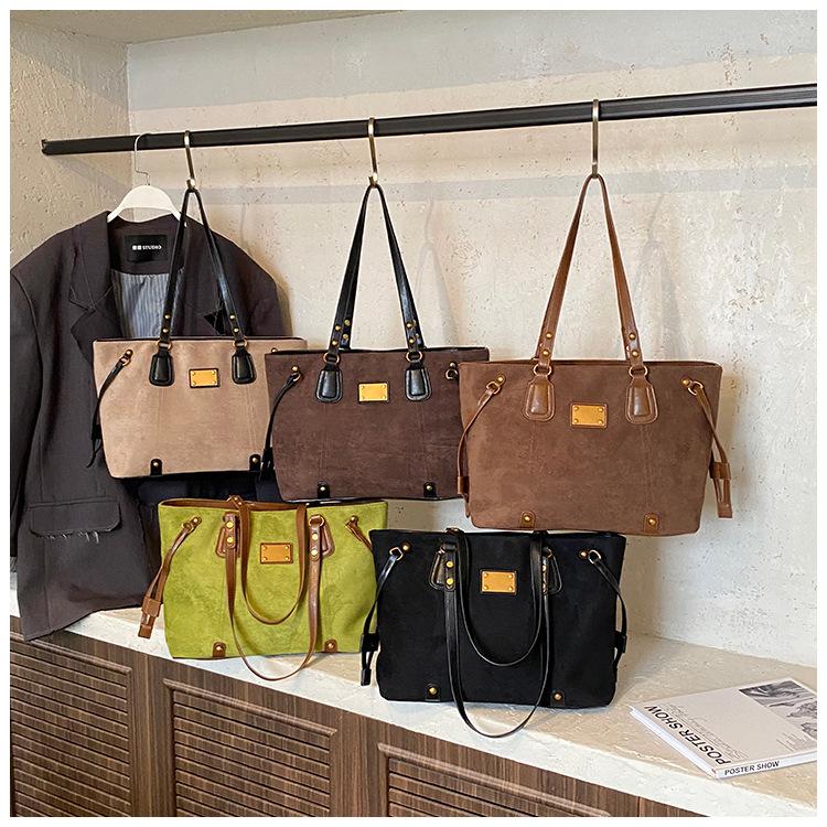 Large-capacity retro commuter tote bag 2025 women's new autumn and winter popular versatile casual fashion trendy shoulder bag