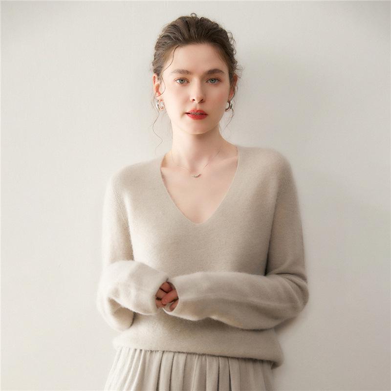 Women's Versatile Deep V-Neck Cashmere Knit Sweater - Long Sleeve