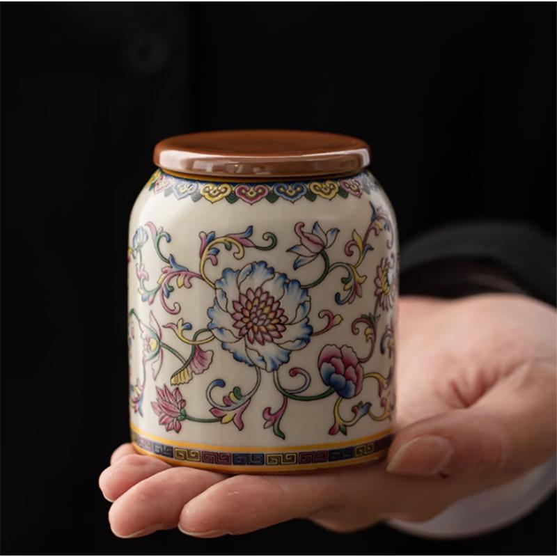 European Style Ceramic Tea Leaf Jar Small Portable Sealed Box Exquisite Ceramic Candy Nut Coffee Bean Storage Jar Home Ornament
