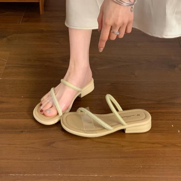 Fashion Slippers Casual Shoes Woman 2025 Pantofle Low Luxury New Summer Rubber Slides Fashion Shoes Slippers Women Summer Slides Low Pan