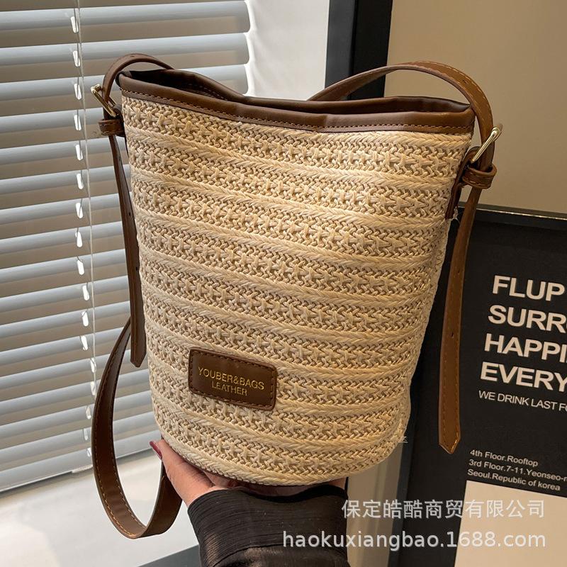 Fashion Versatile Shoulder Straw Casual Woven Bag Women's New 2025 Summer Beach Vacation Bag Textured Backpack