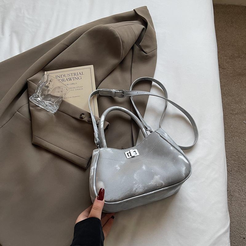 Handheld small bag women's new fashion trend bucket bag casual simple shoulder messenger women's bag