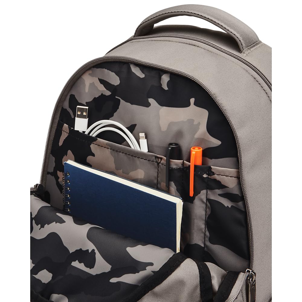 UA HUSTLE RUGZAK Pewter Black Metallic Black ONE SIZE [Under Armor] 5.0