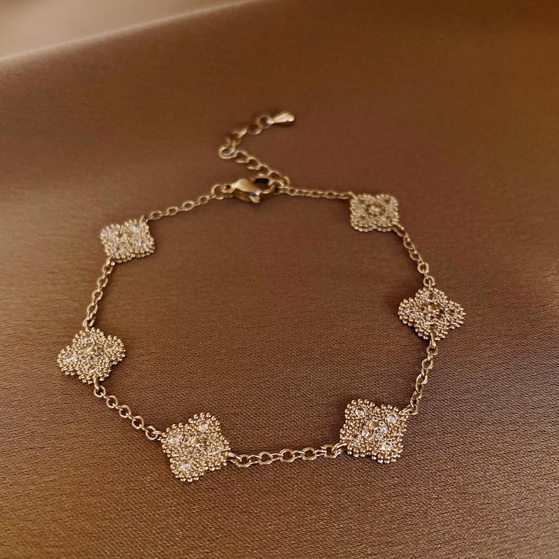 

Браслет из циркона и перламутра в стиле легкой роскоши, индивидуальный браслет для работы, браслет, темпераментный браслет для интернет-знаменитостей, высококлассный браслет с четырехлистным клевером