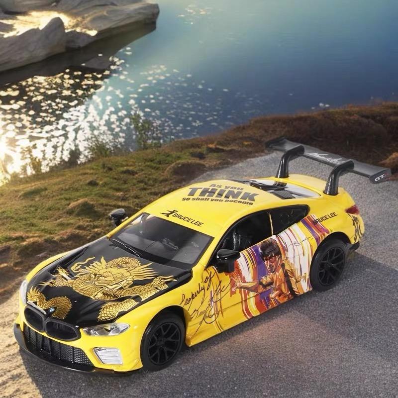 1/32 Scale BMW M8 GTE Co Branded Styles Alloy Scale Car Model Diecast Metal Minaiture Car Sound&Light  Children Toy Car Vehicle Gift