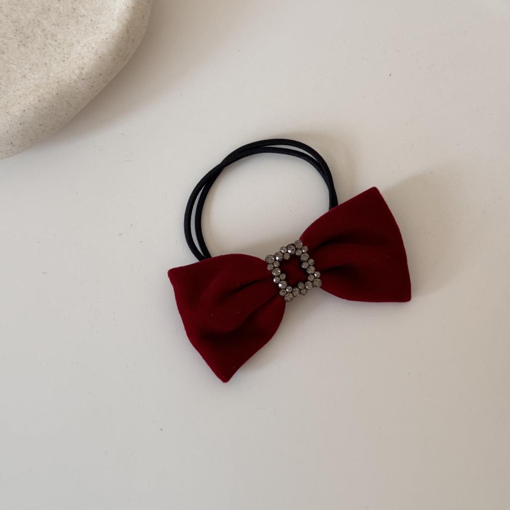 Bows of Square-cut Diamonds In Velvet Hairpin, with Sweet Charm, Hair String and Leather String Accessories