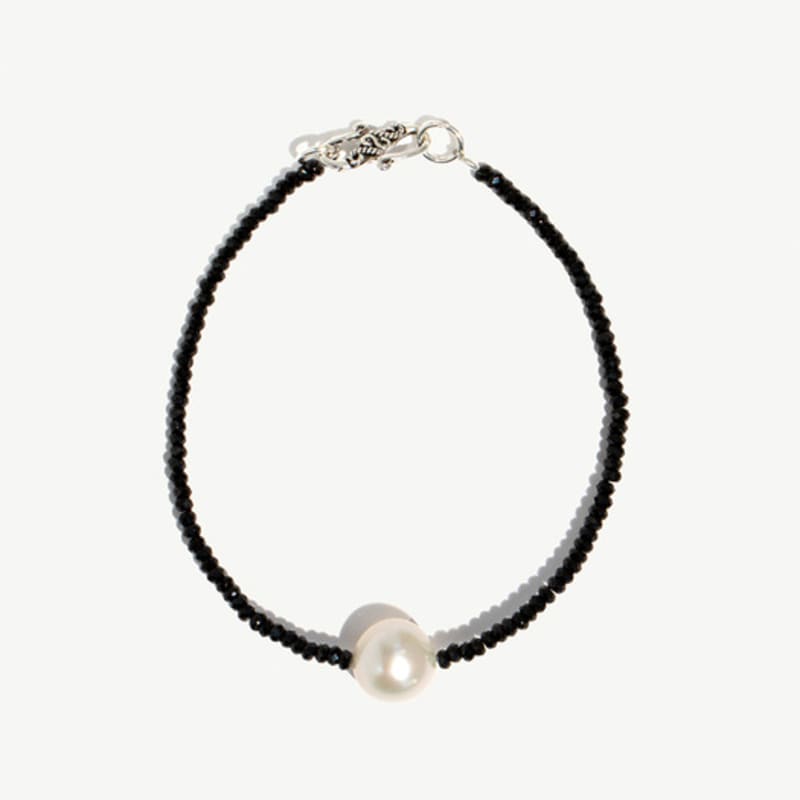 BND Essential Pearl Bracelet_black Spinel