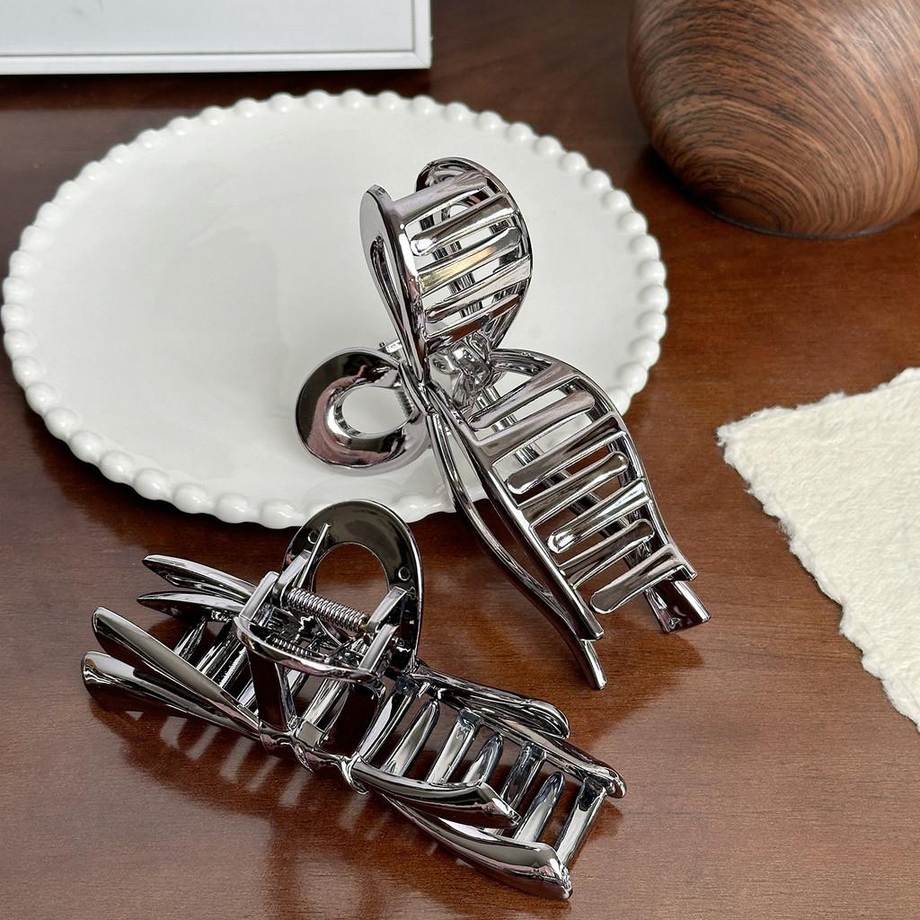 High-end Large Hair Claw Clip In Shiny Silver Resin For Effortless Elegant Hairstyles