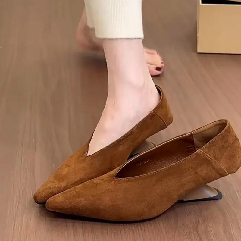 Vintage Pointed Toe Deep Mouth Soft Sole Non-Slip Kitten Heel Suede Pull-On Special Heel Shoes