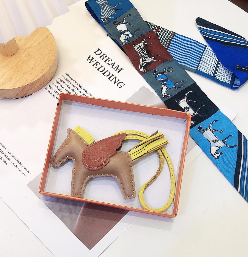 Engel Pegasus Handgenähter Lammfell Taschenanhänger - Niedliche Damenhandtaschen Dekoration & Autoschlüsselanhänger