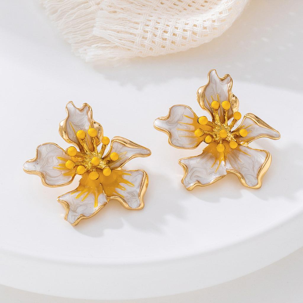 Vintage Enamel Colored Drip Oil Flower Irregular Stud Earrings for Women Elegant Metal Floral Geometric Earring Vacation Jewelry