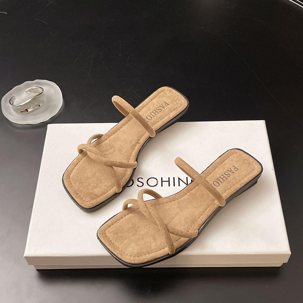 Thick heel one-word drag women's summer outer wear 2025 new French square head simple low-heeled slippers show small cool slippers