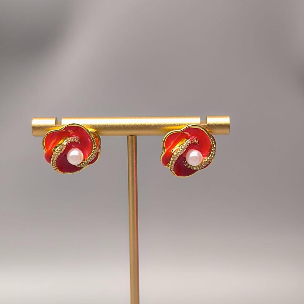 Women's Retro Pearl Flower Earrings - French Oil Painting Style, Versatile and Elegant for Daily Wear