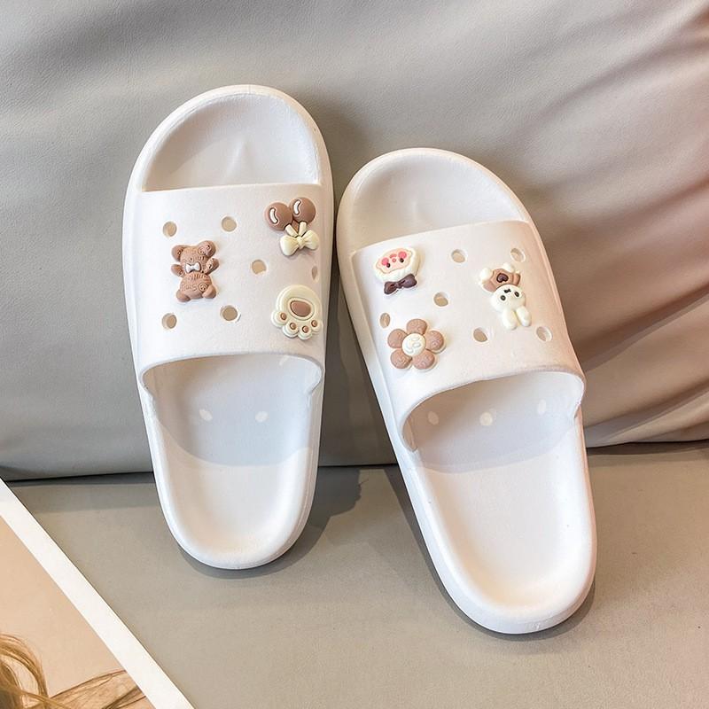 

Мультяшные милые тапочки с дырочками своими руками, женская летняя одежда, нескользящая толстая подошва, для ванной комнаты, мягкая подошва, классные тапочки 40/41