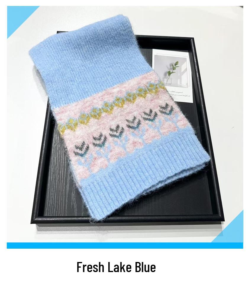 2025 Women's Retro Wool Jacquard Knit Scarf - Cozy, Versatile Winter Neck Warmer with Korean Style for Christmas and Autumn