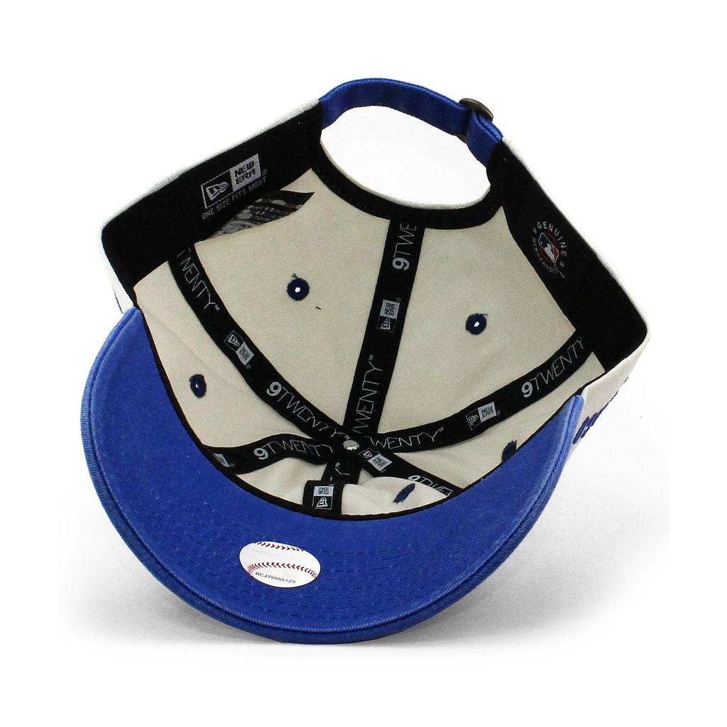 New Era 9TWENTY Strapback Chicago Cubs MLB Classic Sidescript Strapback Cap In Low Cream. Profile.