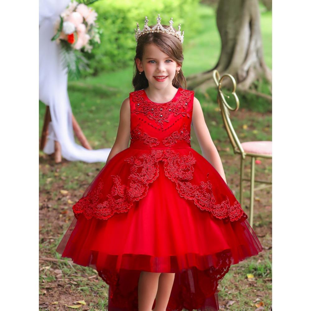 Girls' formal dresses, children's princess dresses with trains, beaded dresses for girls, and outfits for young presenters on the catwalk