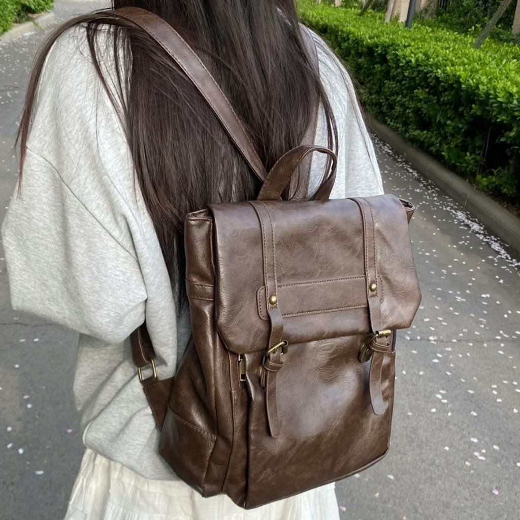 High End and Versatile Travel Backpack with Retro Fashion and Large Capacity, College Style Commuting Bag