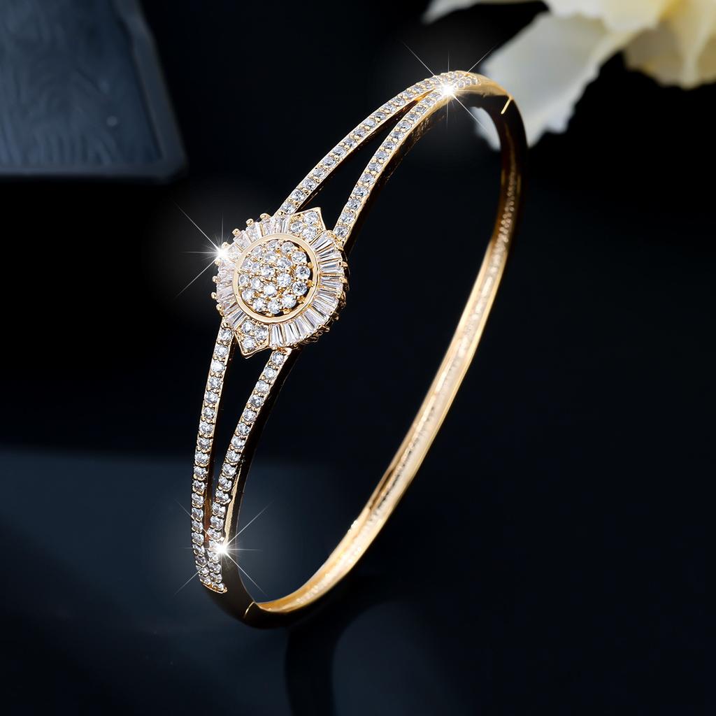 Light Luxury Flower Zircon Bracelet for Women with Open Design, High-end, Temperament Hand Jewelry
