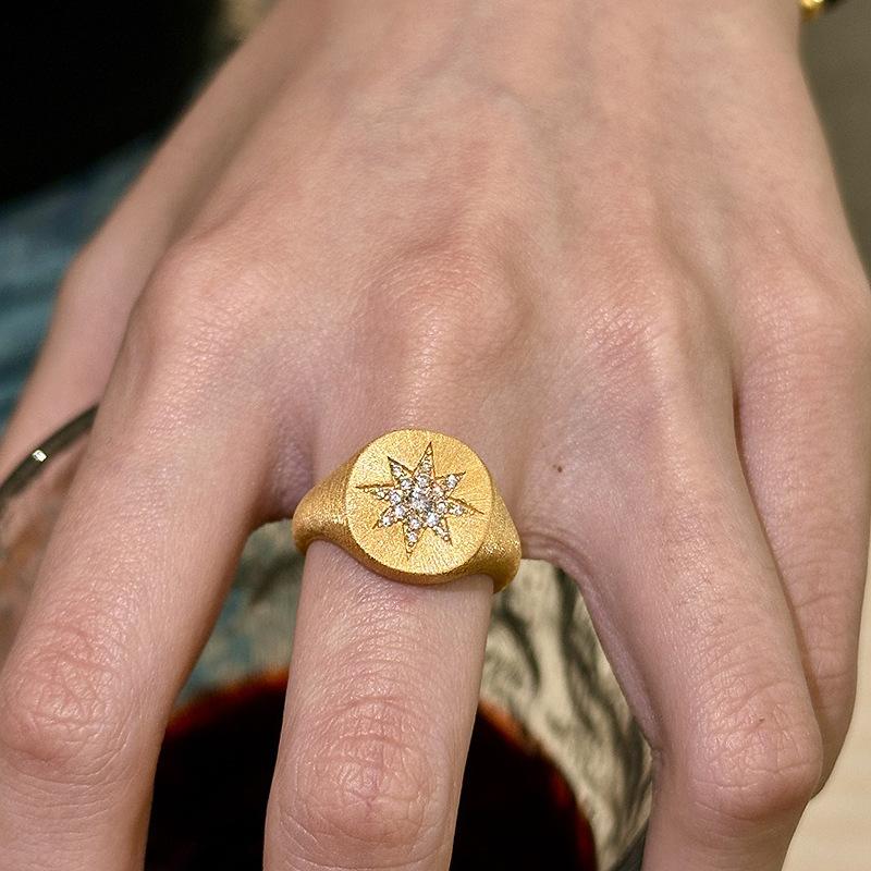Klassische gebürstete Textur achteckige Sternringe für Damen Charme Vintage funkelnde Diamantinlay ovaler Ring Bankettschmuck Geschenk