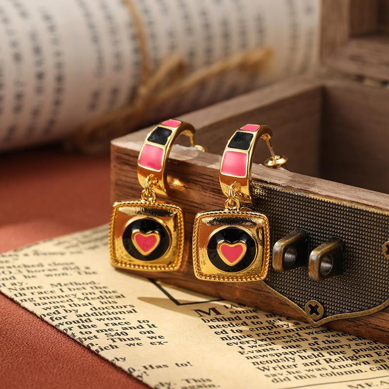 Jewelry New  Trend Retro Spades Enamel Earrings For Women's Small And Luxury Personalized Earrings