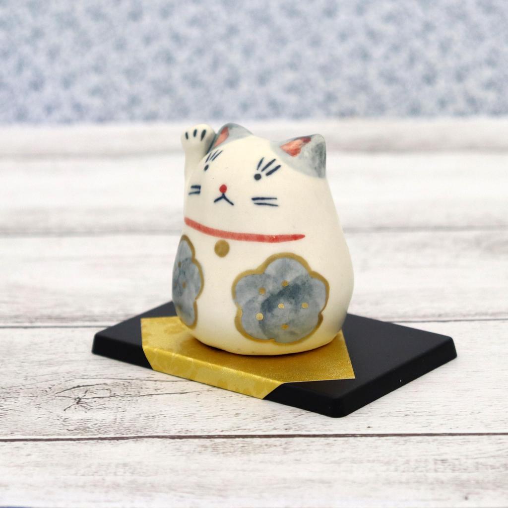 Craftsman House Good Luck Made In Japan Hand-painted Maneki-neko (Blue Flower)