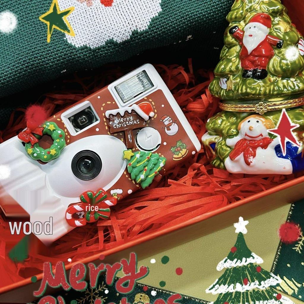 Christmas Retro 3D Sticker Disposable Camera & Scented Candle Gift Set