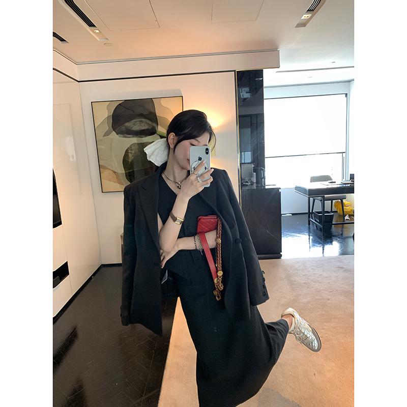 Baishiwang Korean-Style Four-Piece Set: Jacket, Vest, Skirt, and Suit for a Sophisticated Look.