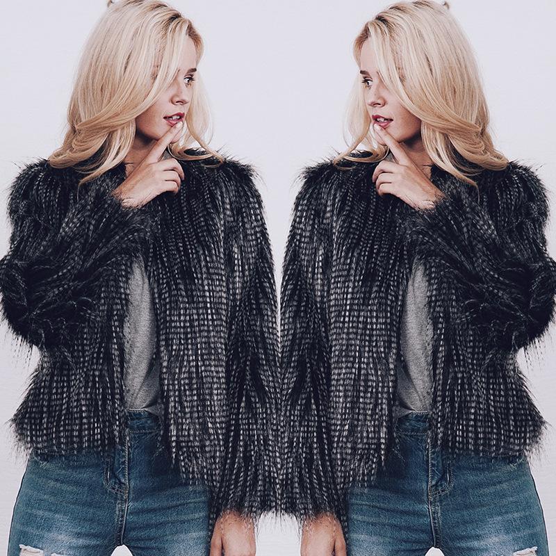 

Женская черно-белая жаккардовая шерстяная куртка с искусственным мехом павлина L чёрный