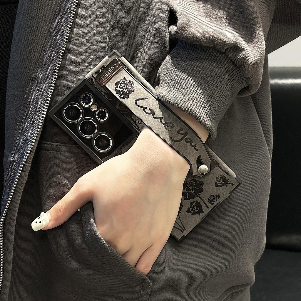 Imprinted Roses Suitable for Samsung S24ULTRA Wristband Stand S22ULTRA Matte S22ULTRA Mobile Phone Case