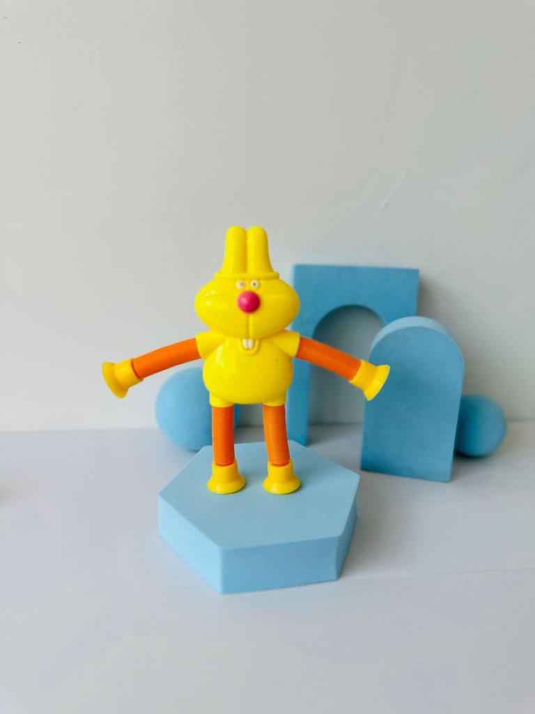 Creative Cartoon Giraffe Robot Egg Decompression Toy with Stretch Tube and Suction Cup, Featuring Ever-Changing Light-Up Hair.