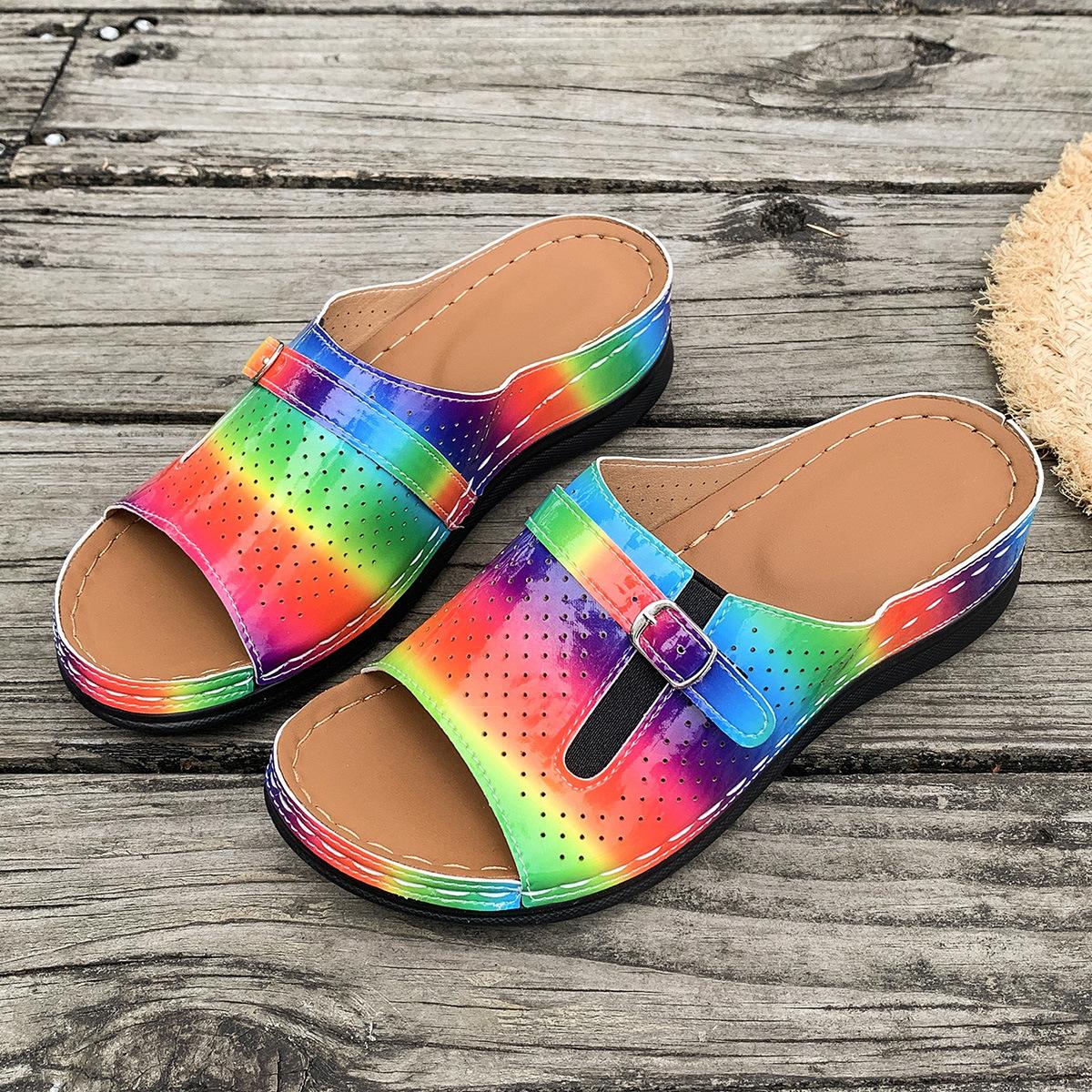 

Large size wedge heel sandals women s 2025 summer new European and American style belt buckle fashionable and lightweight explosive slippers women 43