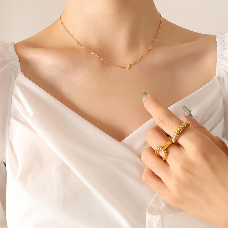 Minimalist Gold-Plated Titanium Heart Necklace - Niche Design Clavicle Chain