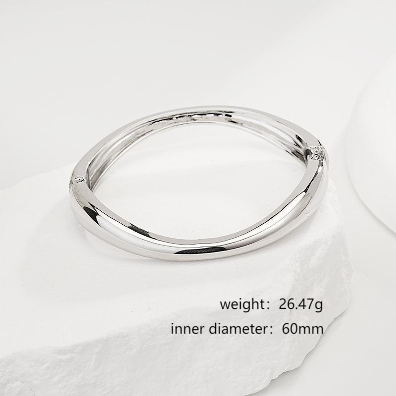 Interlocking Ring Open Bangle - European & American Light Luxury Design for Women