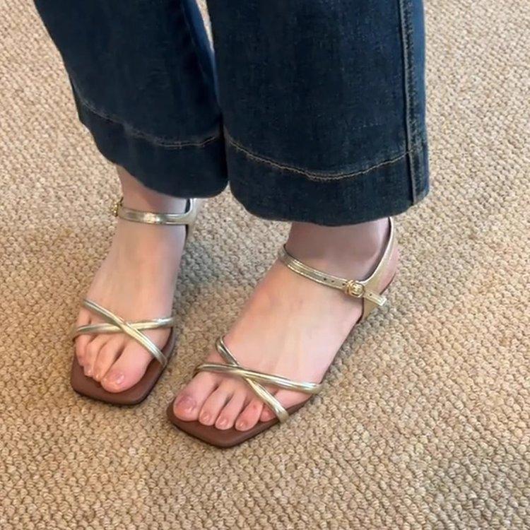 

Soft leather version~ retro wedge heel summer outer sandals women s versatile word with square head open toe high-end Roman shoes 40