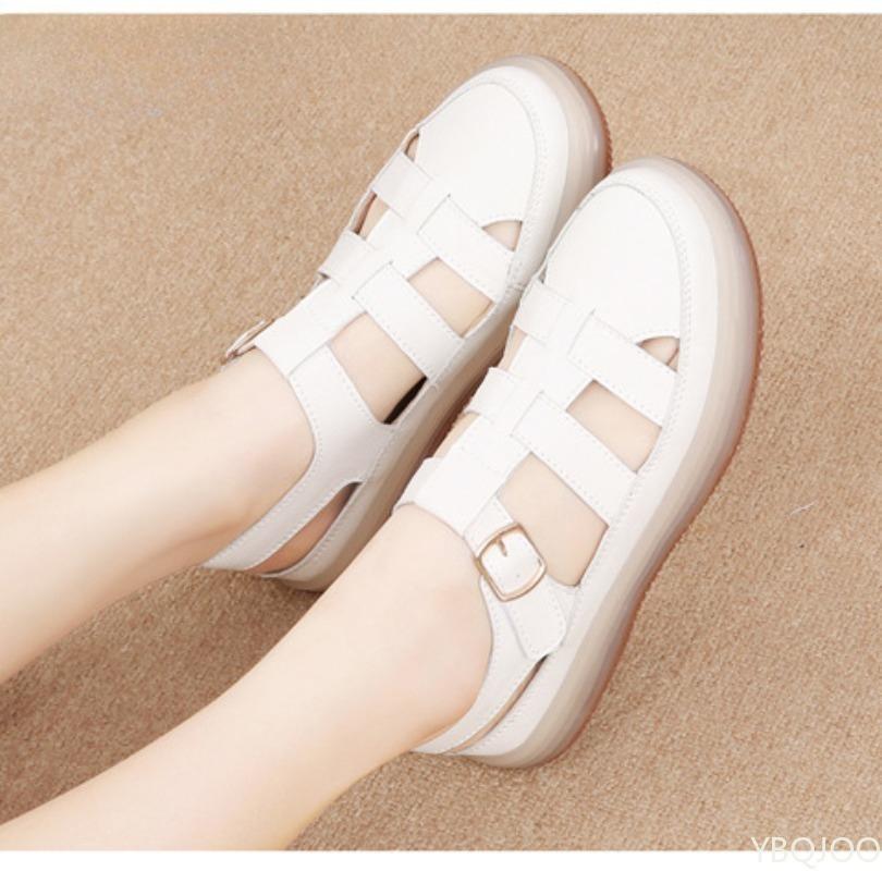Fashion 2025 Summer new high-quality women's retro hollowed out sandals with soft sole versatile toe cover a popular single shoe