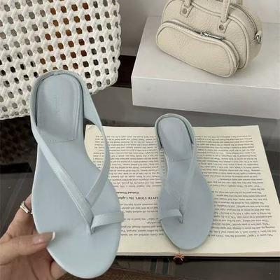 Korean Version of the Toe Strap Clip Foot Flip-flops Shoes Women's 2025 New Summer Wear Fashion Casual Small Slope Heel Sandals