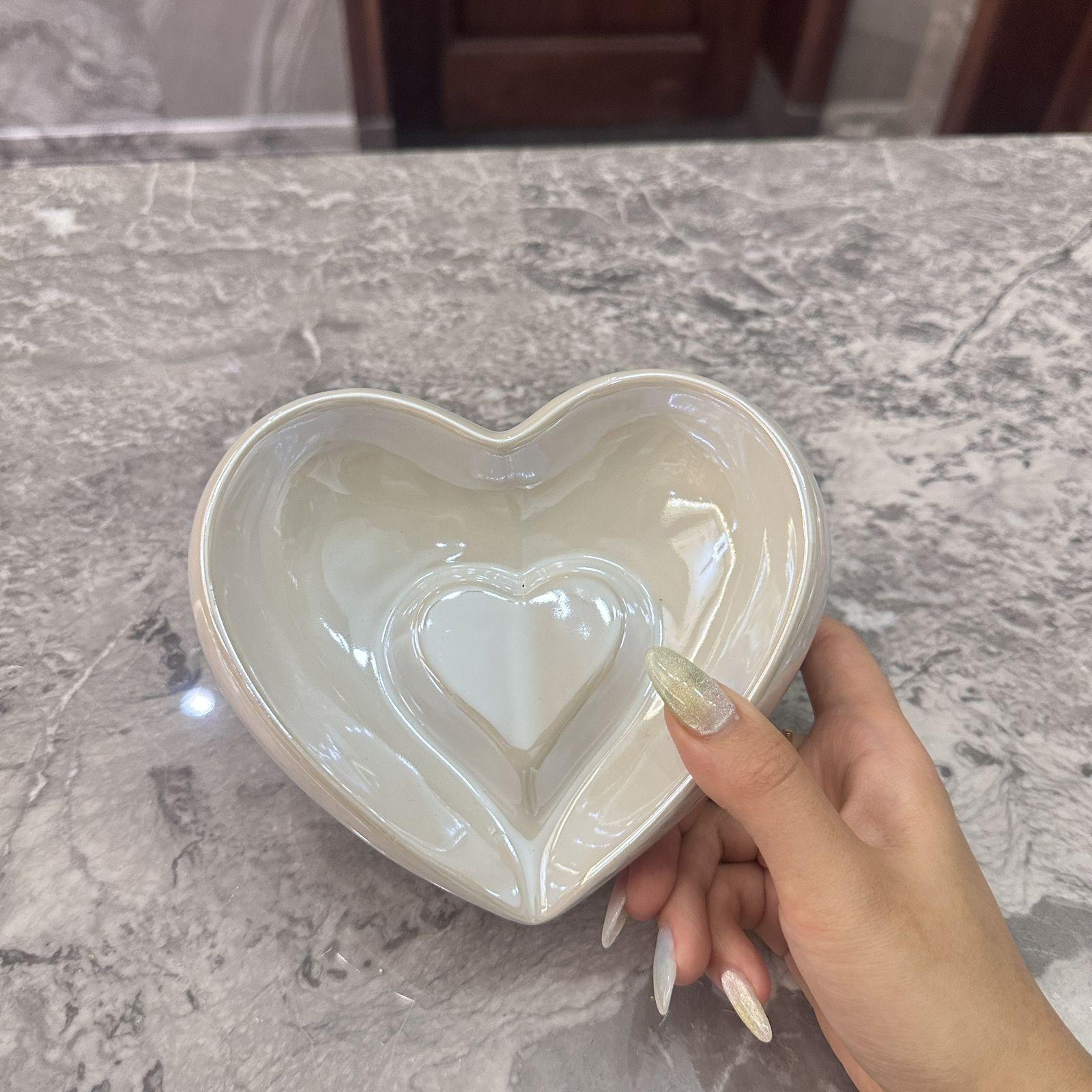 

Креативная керамическая мыльница в форме сердца для слива в ванной комнате, держатель для мыльницы, контейнер для бытовых аксессуаров для ванной комнаты